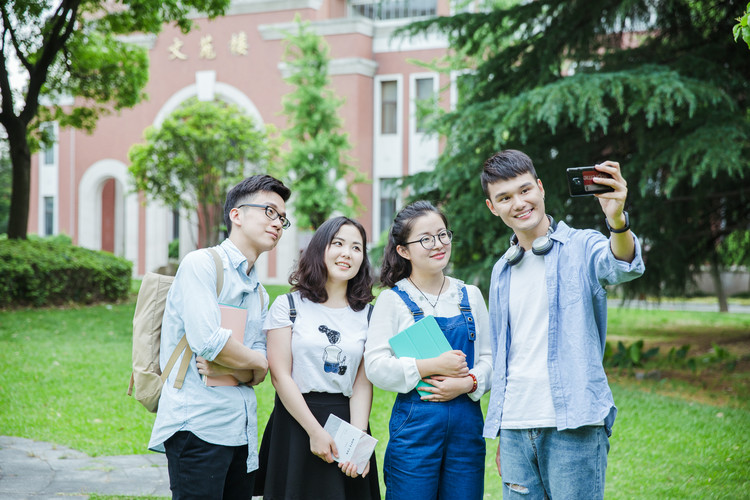 初中毕业学电脑什么专业好_初中毕业学电脑什么专业好就业