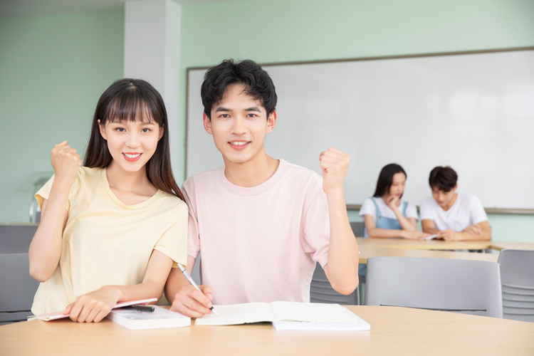 成都铁路技术学校的路线_成都铁路技工学校占地面积